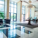 Del Mar & Conference Center Hotel