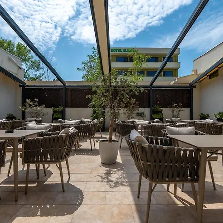 Del Mar & Conference Center 4*