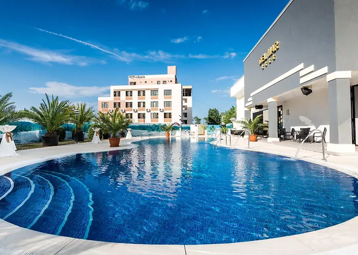 Del Mar & Conference Center ホテル